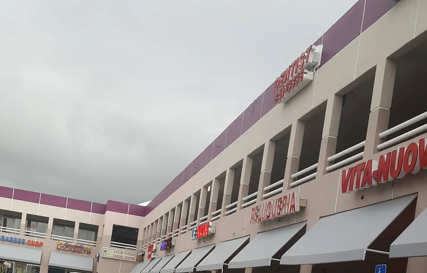 The shopping plaza at 811 NW 37th Ave where Le Nails is located